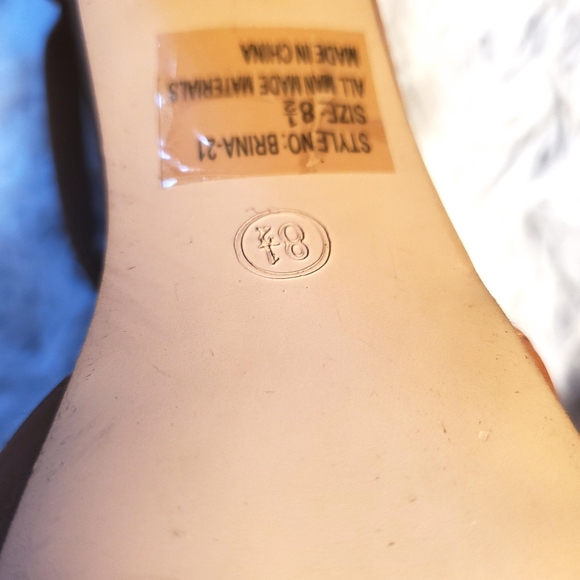 Cognac Color Heels - Picture 4 of 5